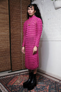 COIL HAND KNITTED DRESS IN MAGENTA
