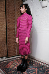 COIL HAND KNITTED DRESS IN MAGENTA