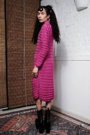 COIL HAND KNITTED DRESS IN MAGENTA