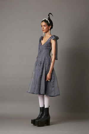 FLOW DRESS IN GREY