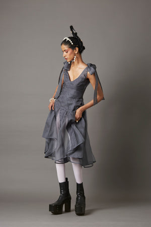 FLOW DRESS IN GREY