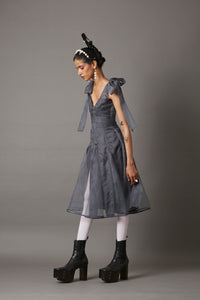 FLOW DRESS IN GREY