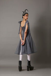 FLOW DRESS IN GREY