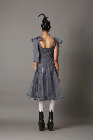FLOW DRESS IN GREY