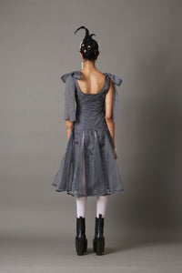 FLOW DRESS IN GREY