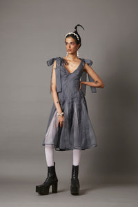 FLOW DRESS IN GREY