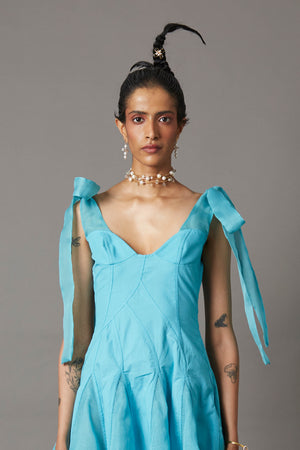 FLOW DRESS IN POWDER BLUE