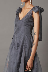 FLOW DRESS IN GREY
