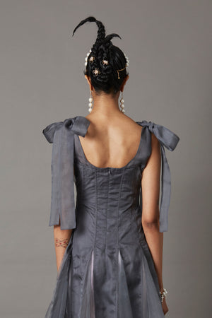 FLOW DRESS IN GREY