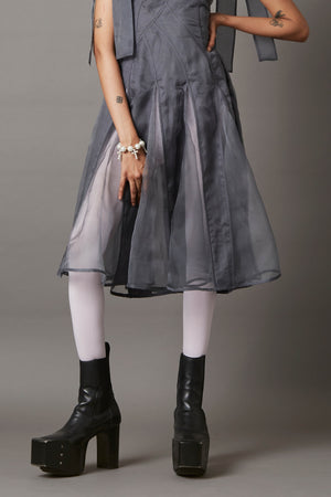 FLOW DRESS IN GREY