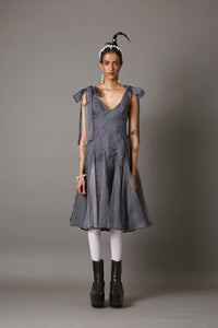 FLOW DRESS IN GREY