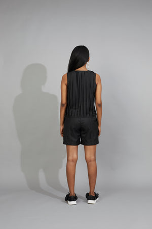 EXPOSED SEAMS VEST