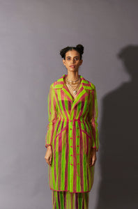 Bottlebrush Rainbow Trench