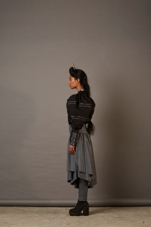U FRONT BILLOWED BLOUSE WITH HANDWOVEN BANARASI TAPE IN BLACK