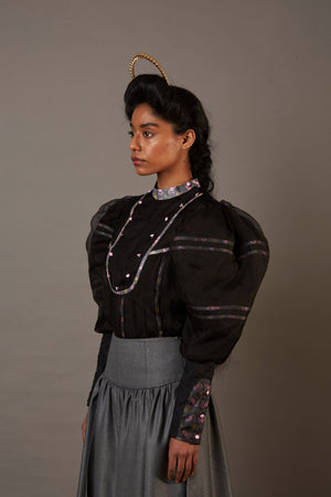 U FRONT BILLOWED BLOUSE WITH HANDWOVEN BANARASI TAPE IN BLACK